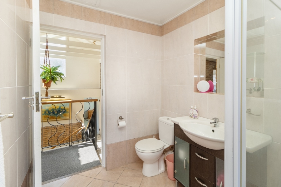 4 Bedroom Property for Sale in Fish Hoek Western Cape